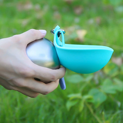 Botella de agua para mascotas de acero inoxidable.